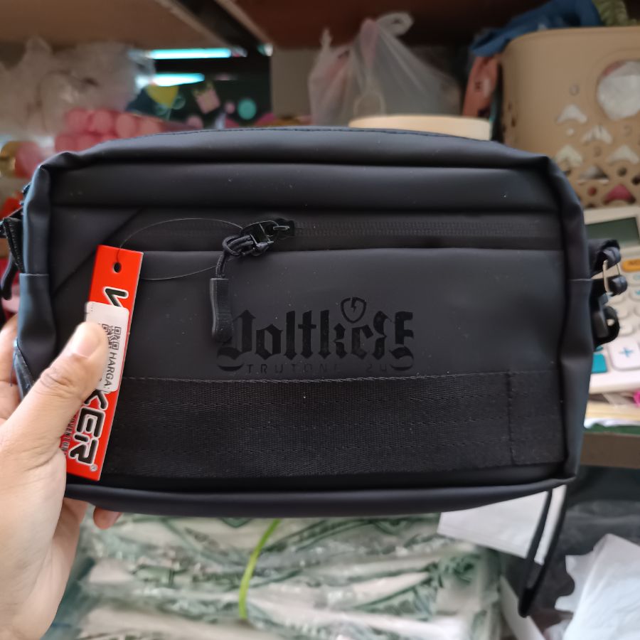 Voltker/ Waistbag/ Hitam