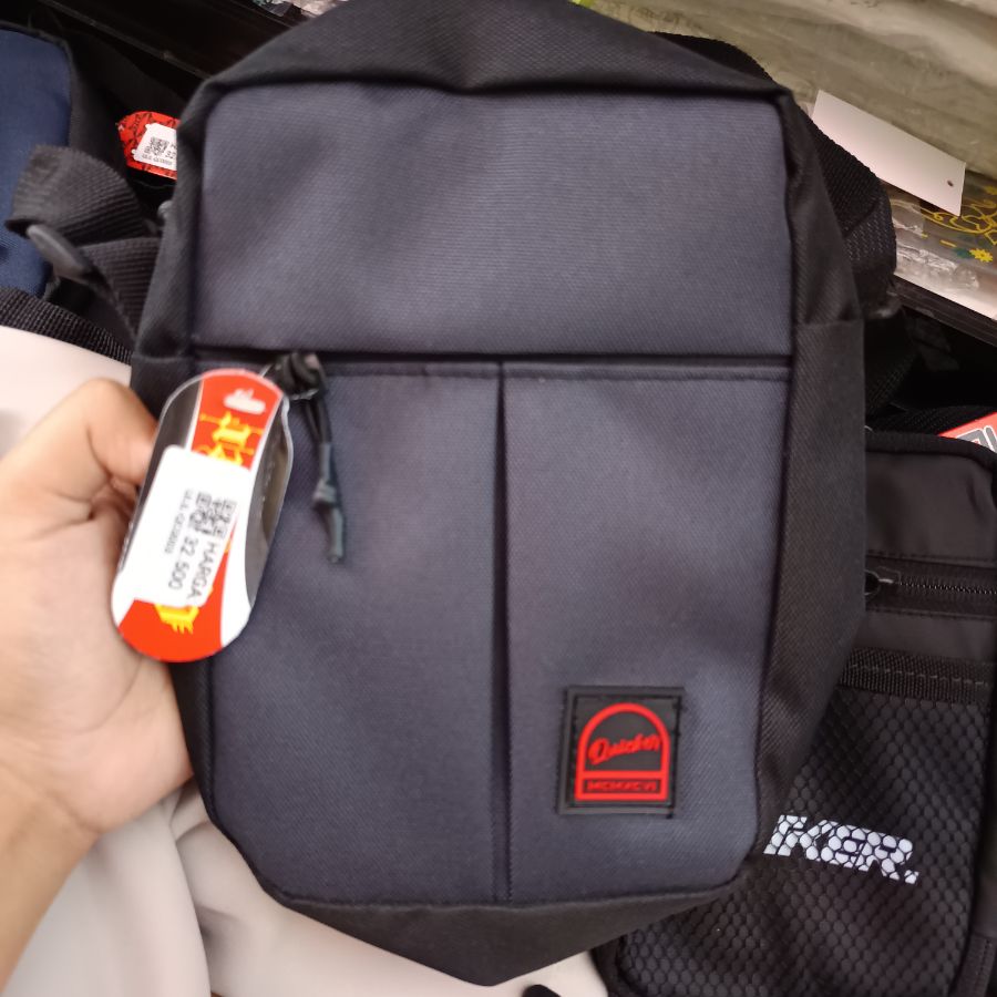 Quicker/ Waistbag/ Hitam