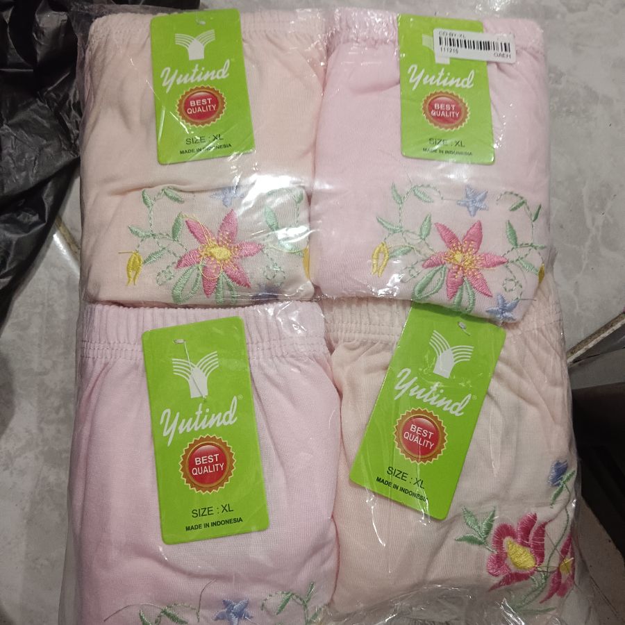 Celana Dalam Yutind XL