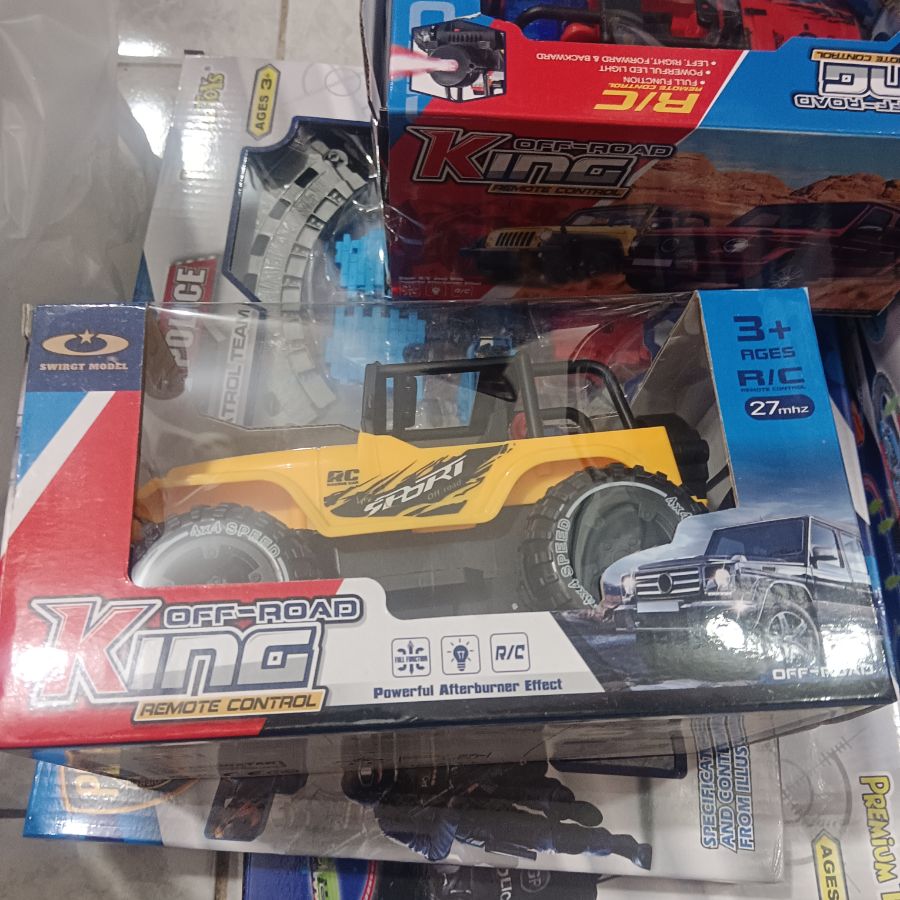 R/C CAR W/LIGHT