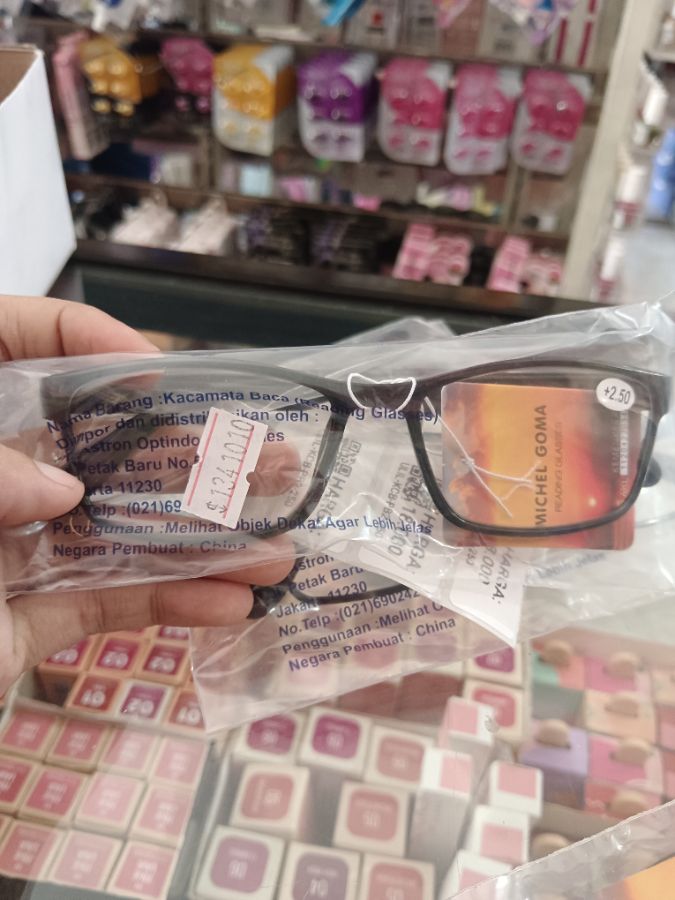 Kacamata Baca +2.50