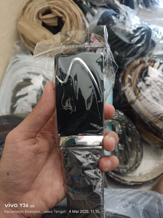 Ikat Pinggang Fashion Pria/ Hitam