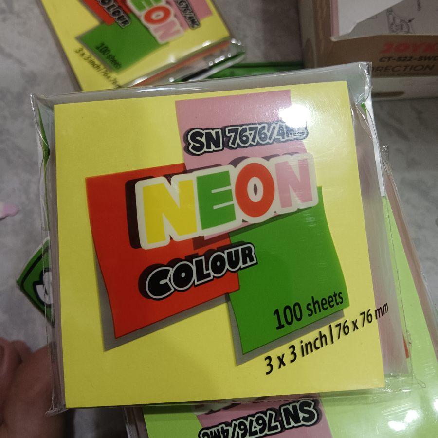 Stick Note Neon 76x76cm