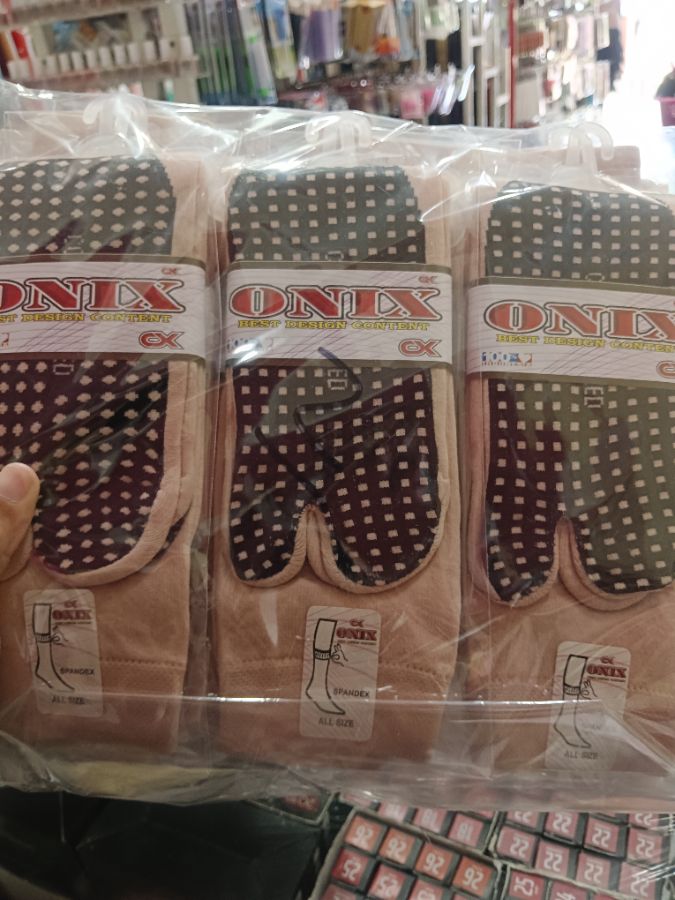 Onix Kaos Kaki Coklat Batik 