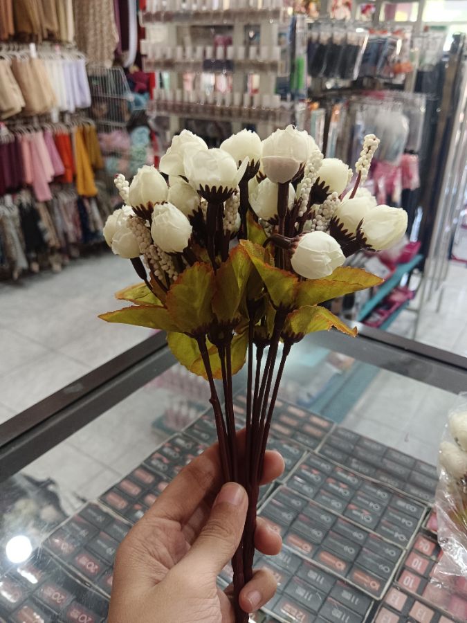 Ranumculus Mini Artificial/ Cream