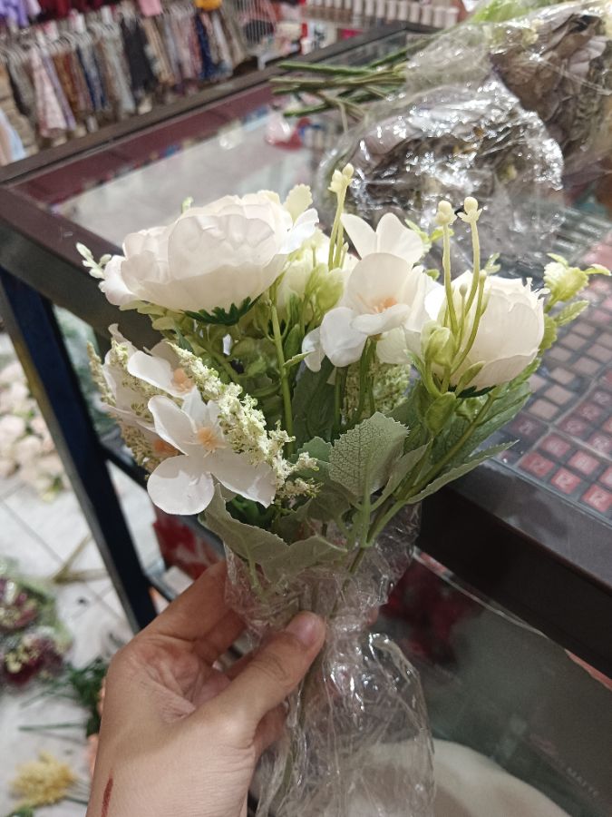 Bunga Camelia Cabang 5 Putih