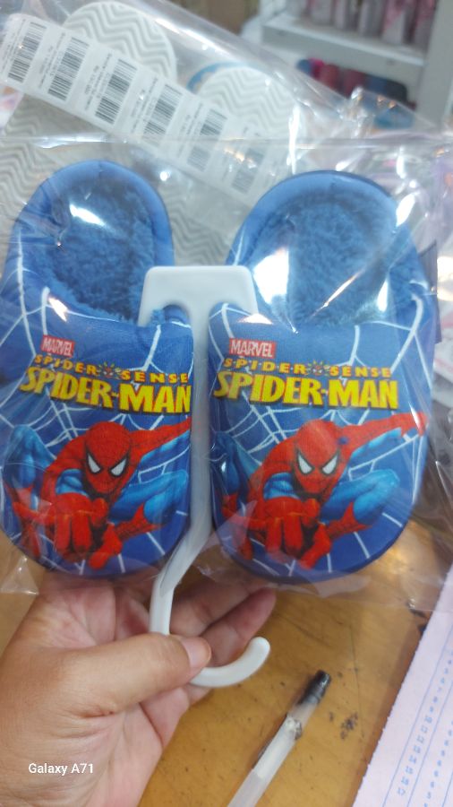 Sendal rumah spiderman