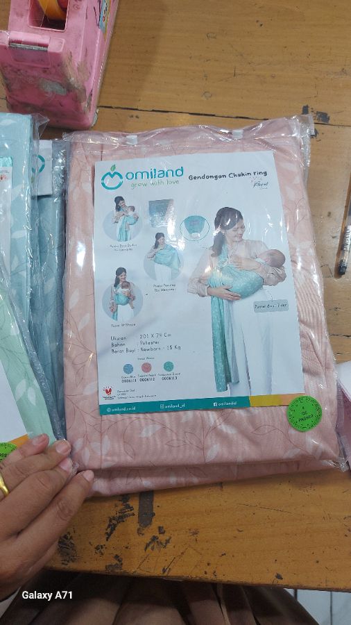 Gendongan cukin floral omiland
