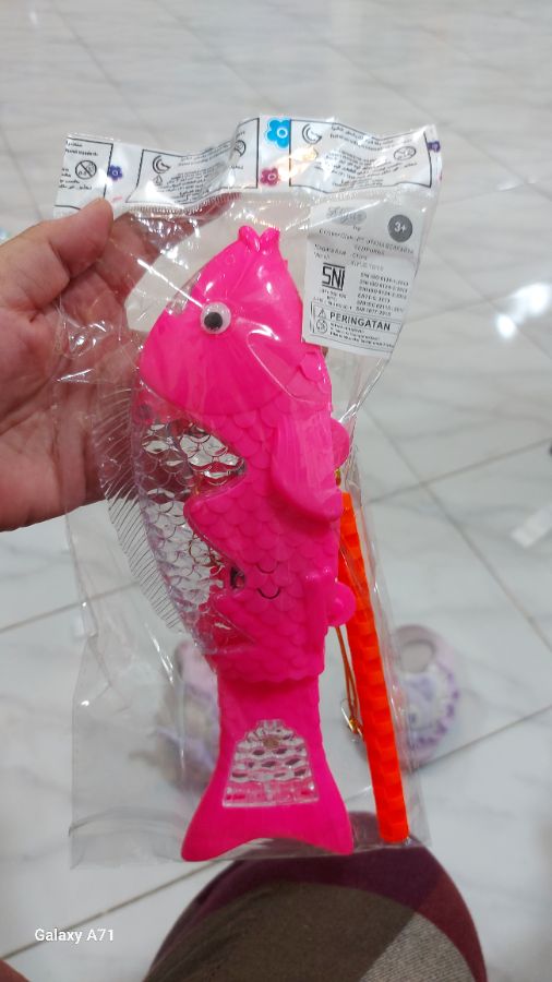Mainan ikan kiyue