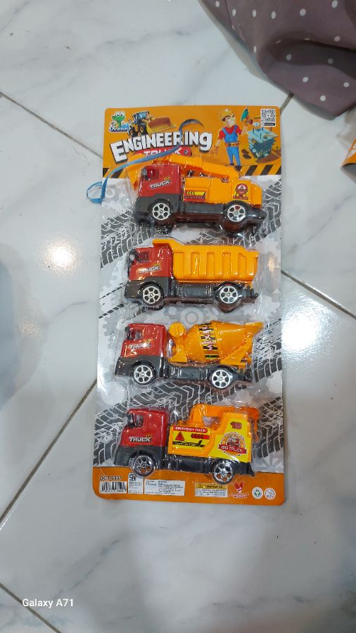 Mainan engineering truck