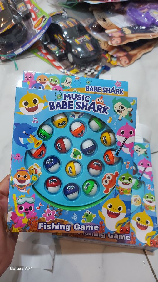 Music babe shark