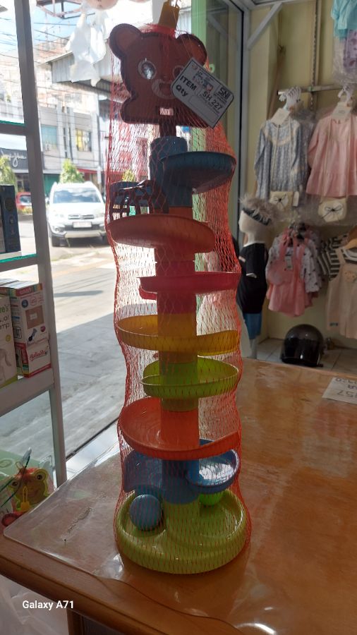 Rolling ball tower