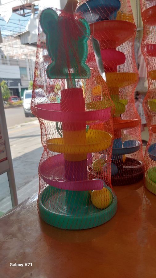 Rolling ball tower s