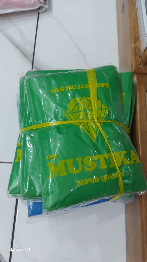 Jas hujan mustika