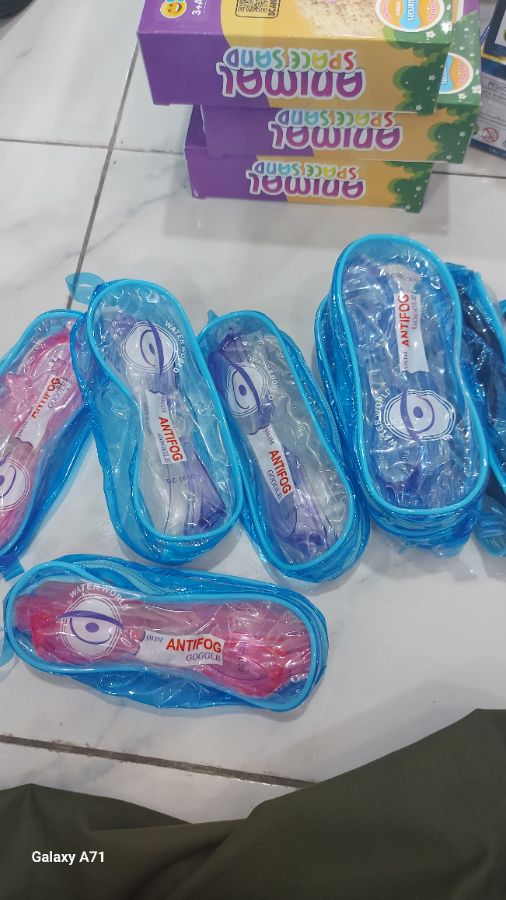 Swim antifog