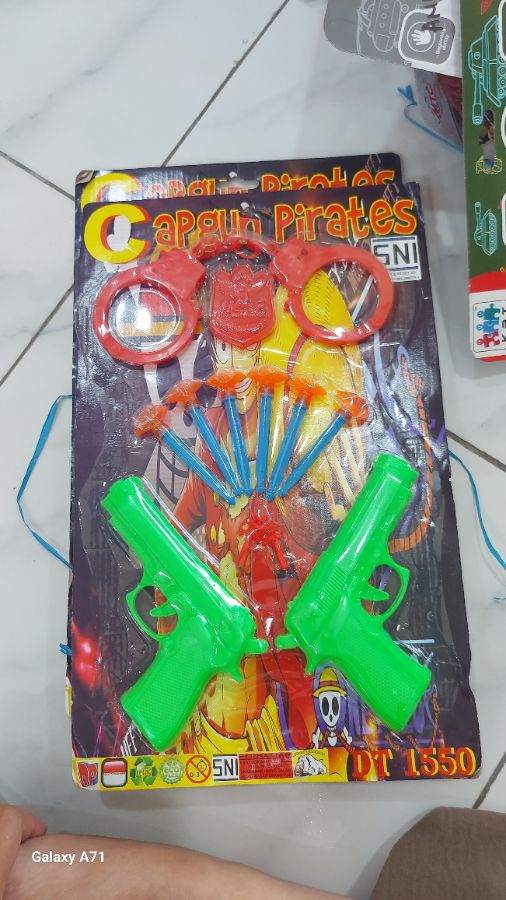 Capgun pirates