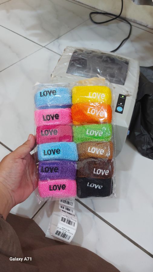 Kuncir donat love