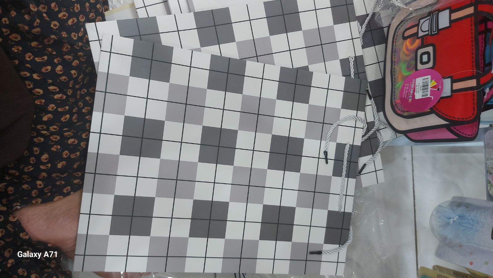 Paperbag kotak 32*40