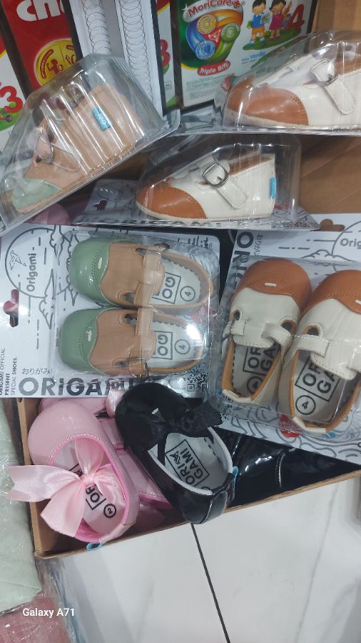 Sepatu vesta yuki