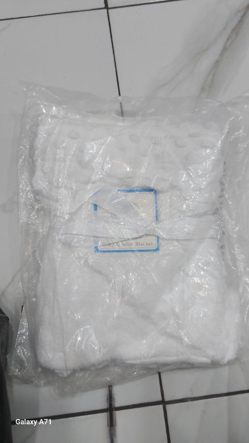 Selimut bubble polos