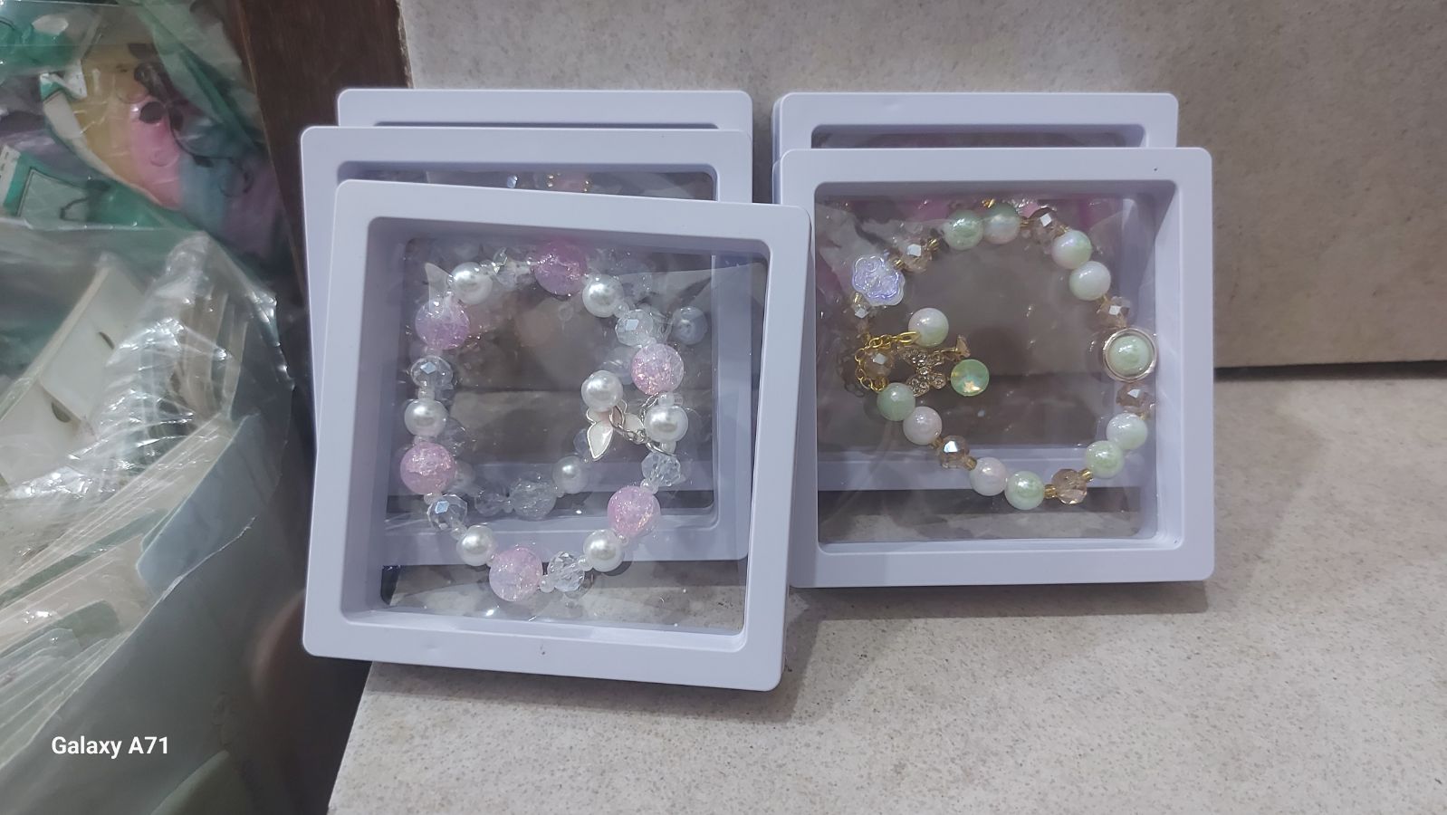 Gelang mote box