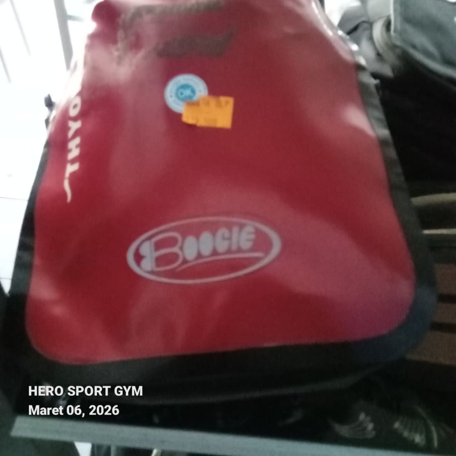 Tas Merah Thyone