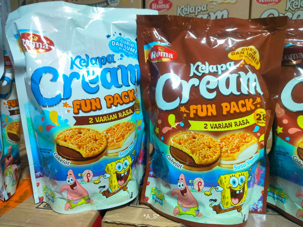 roma kelapa cream pouch