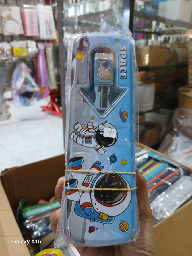 Tempat Pensil Space