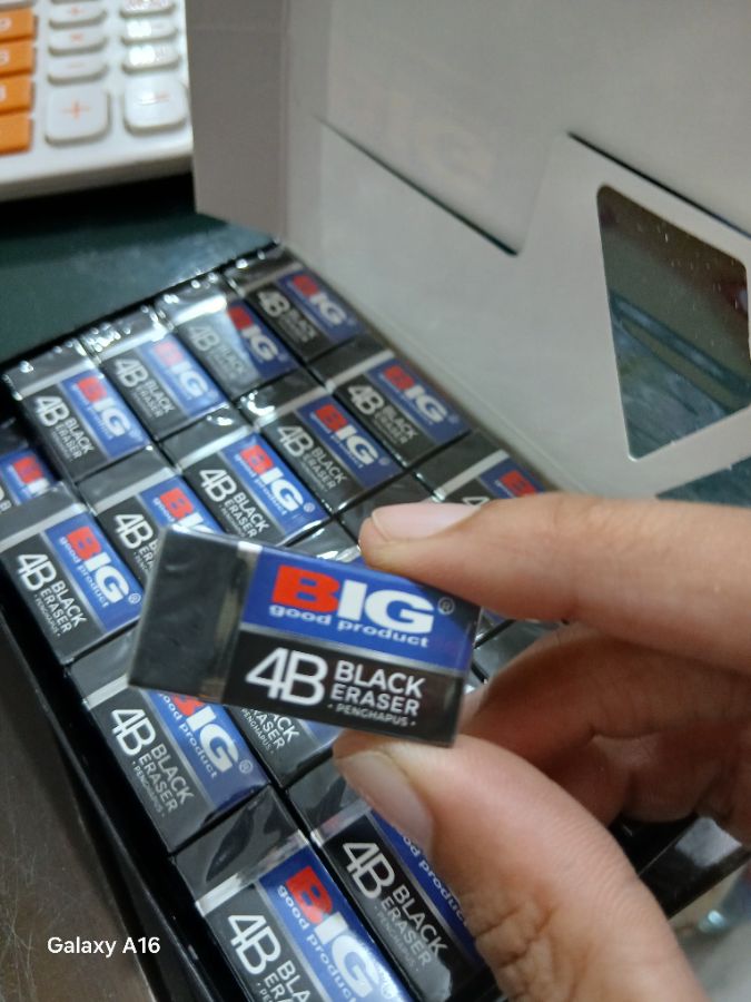 Big Eraser Black 4B