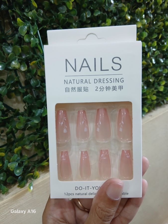 Fake Nails Natural Dressing
