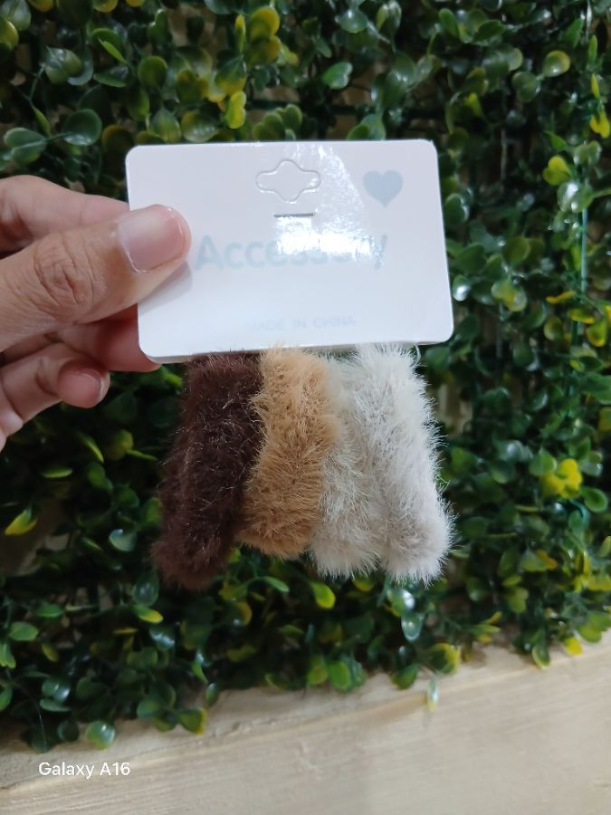 Ikat Rambut Mini Bulu Isi 4