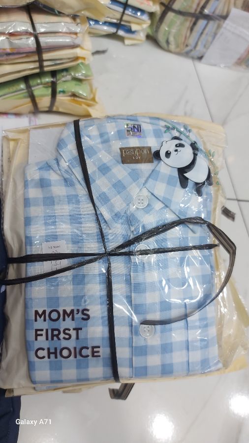 Justin oneset ponpon