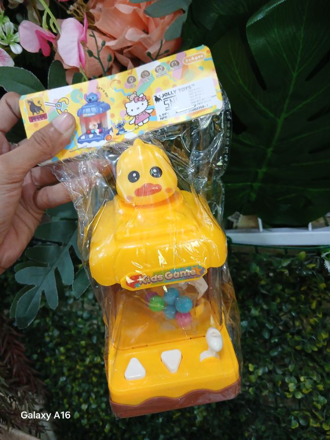 Cartoon Girl Claw Machine 