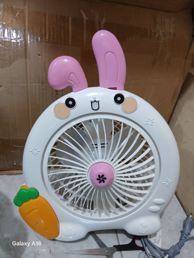 Kipas Karakter Bunny 