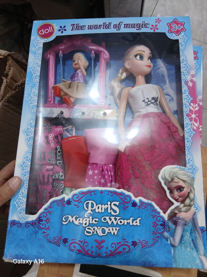 Barbie Frozen Paris Magic World Snow