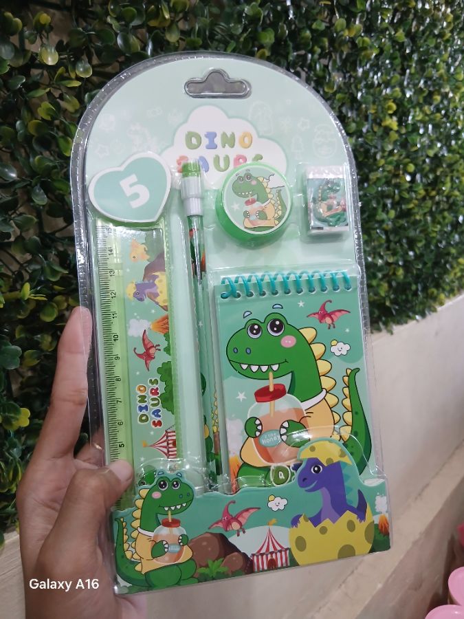 Alat Tulis Sepaket