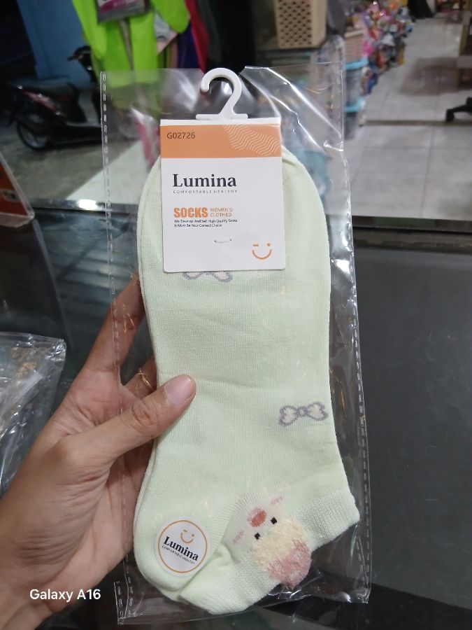 Kaos Kaki Fashion Lumina