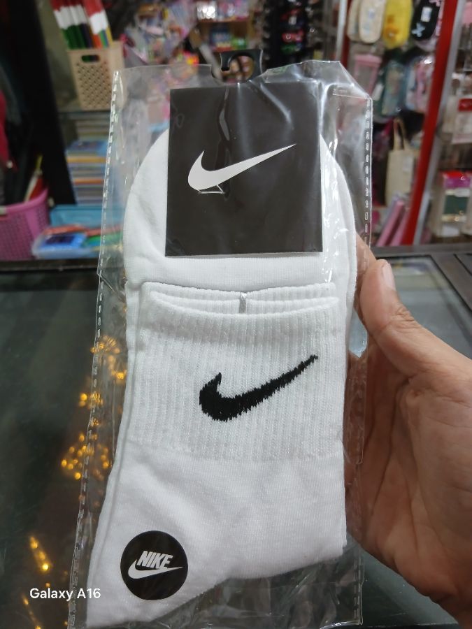 Kaos Kaki Logo Nike