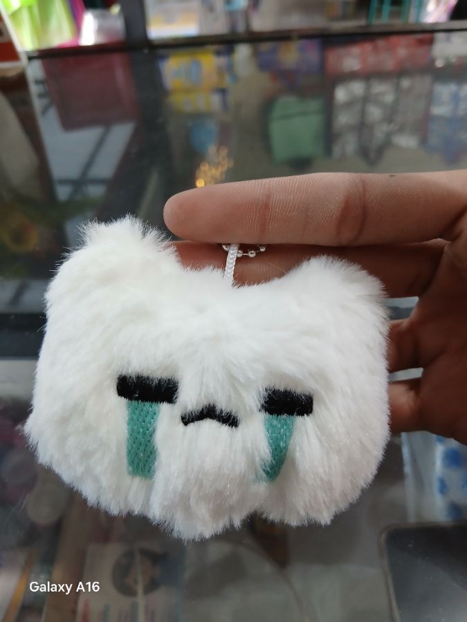 Gantungan Kunci Boneka Putih Nangis