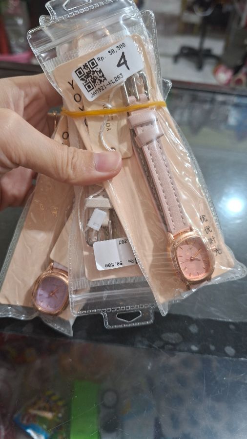 Yoyo - Jam Tangan Kulit Cewek