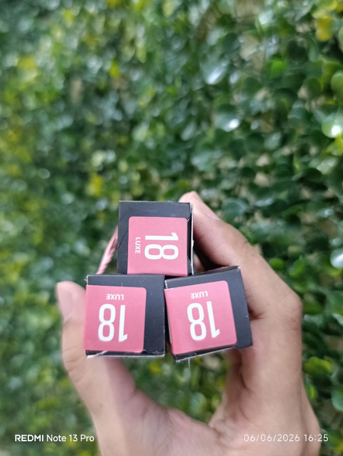 OMG Mattelast Lip Cream No.18 Socialite Edition