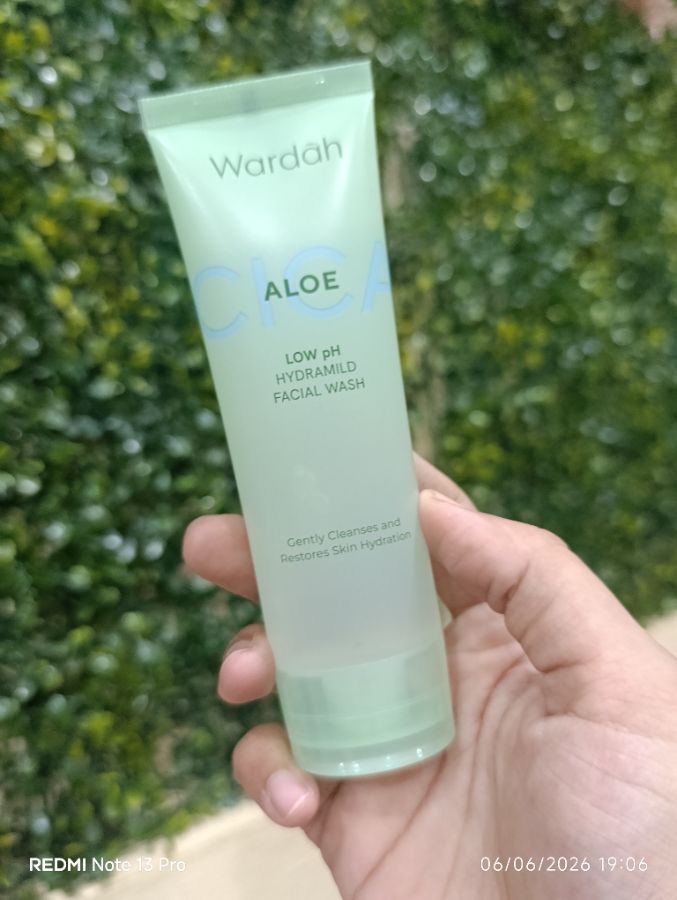 Wardah Nature Daily Aloe Hydramild Facial Wash 50ml