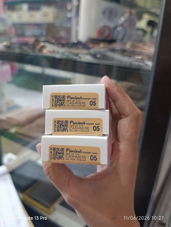 Inez Precious Powdery Cake Refill No.05 Cashmere
