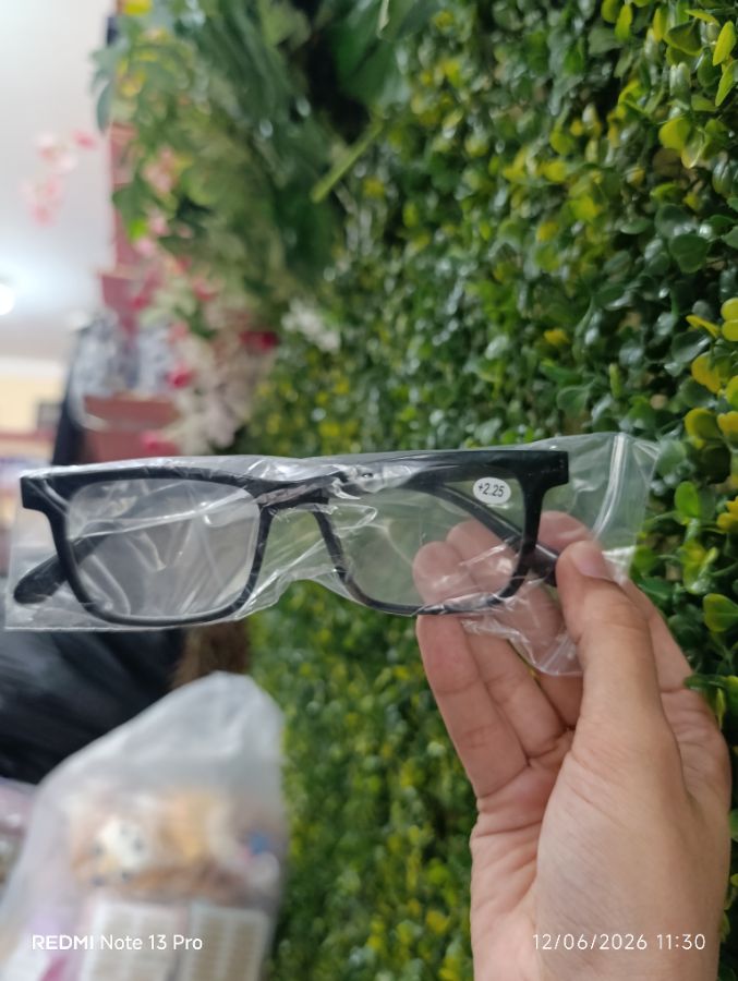Kacamata baca +2.25