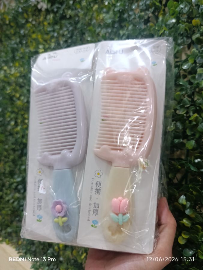 Aishu - Sisir Kecil Flower