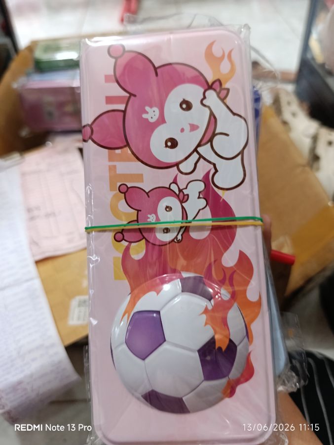 Tempat Pensil Timbul Football