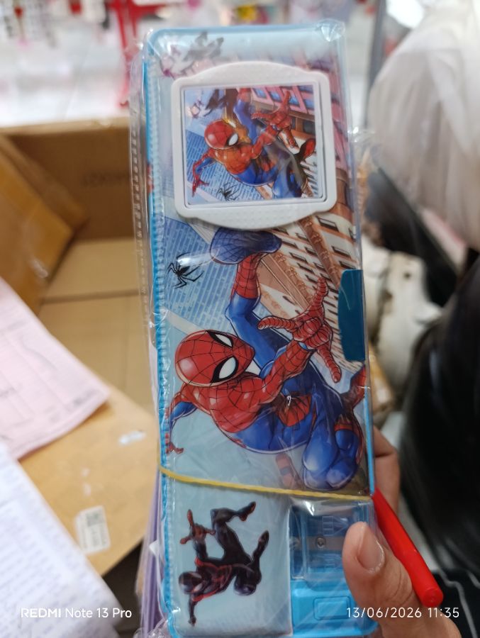 Tempat Pensil Karakter