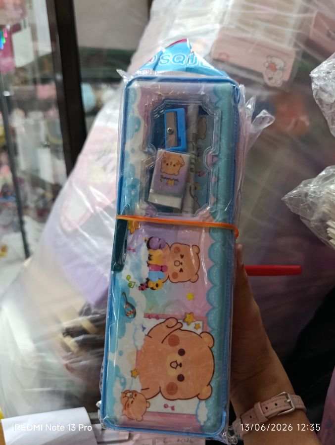 Tempat Pensil Karakter