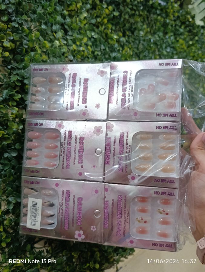 Kuku Palsu - Nails Shining