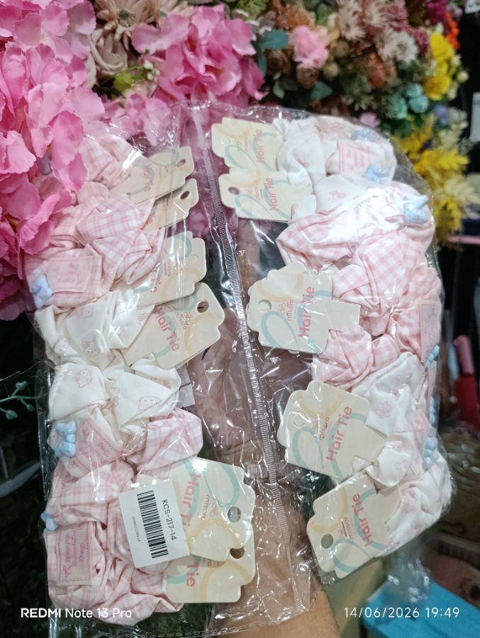 Ikat Rambut Pink